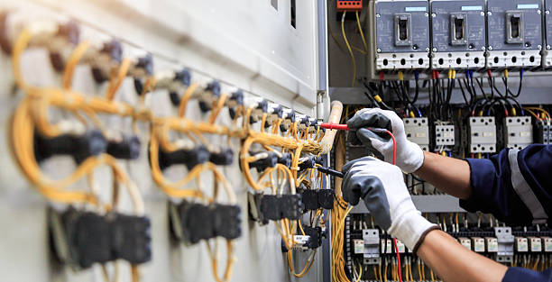 Professional Electrician technician working in Senatobia, MS